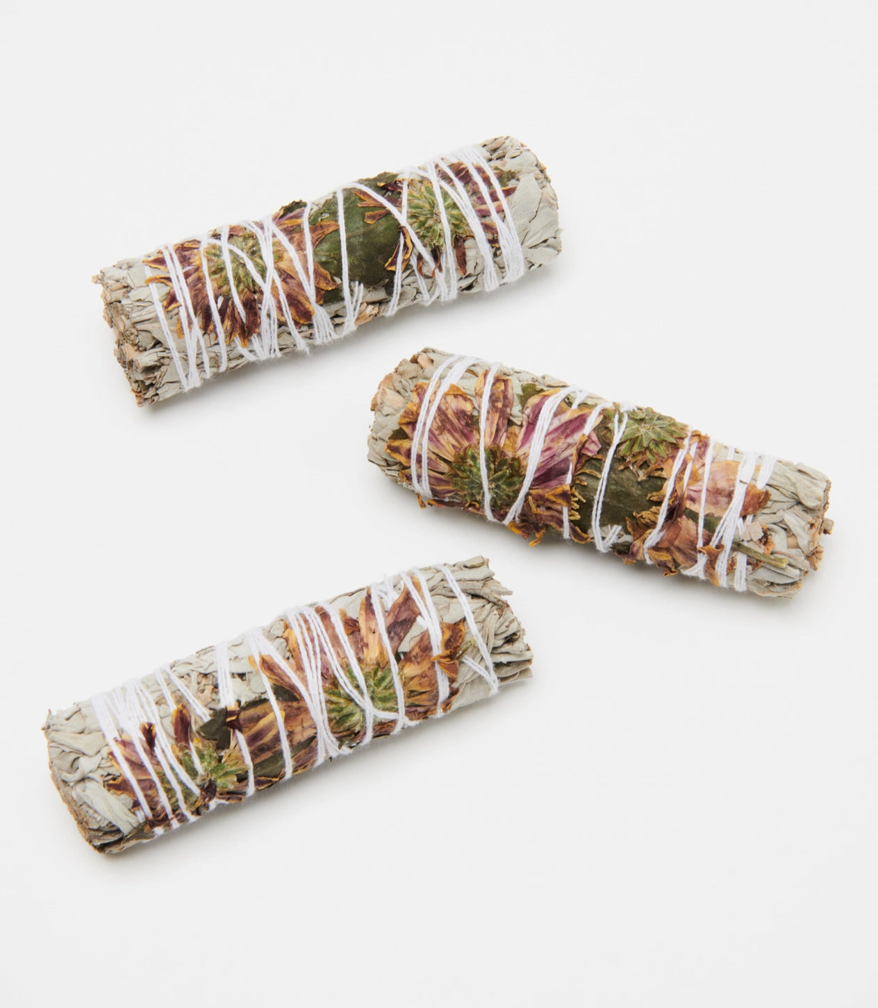 Floral Smudge Bundle, White Sage and Dragon Daisy Flowers